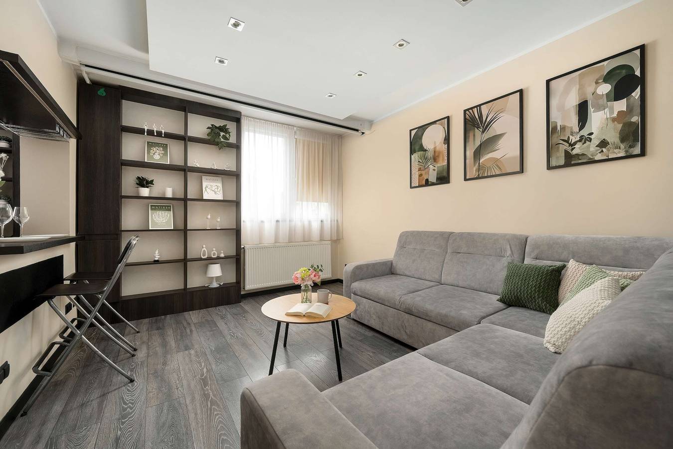 Geheel vakantieappartement, Climatic Studio with Projector | Old Town, 200 m to Market Square in Wrocław, Neder-Silizië
