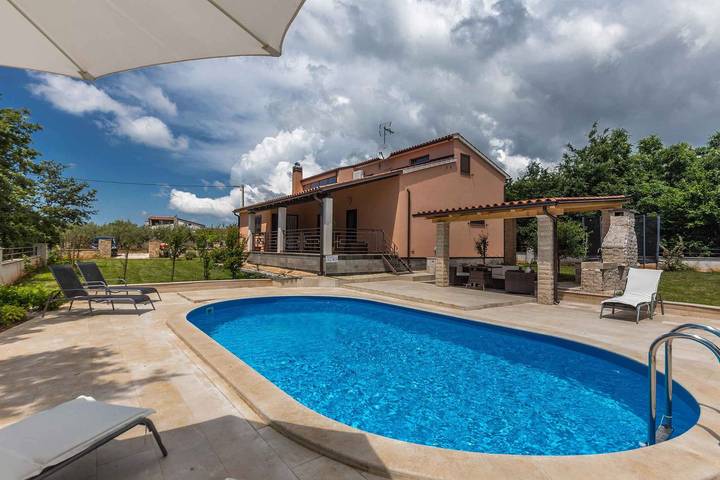 Ferienhaus mit Pool und Garten in Vodnjan, Grad Vodnjan