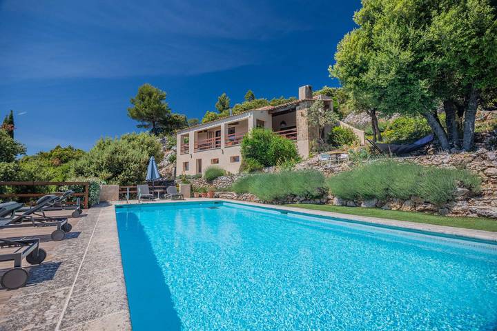Entire holiday apartment, Tourtour Villa – Swimming Pool With Panoramic Views Of The Hills in Tourtour, Draguignan region