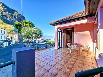 Location de vacances pour 5 personnes, avec balcon et vue à Porto da Cruz