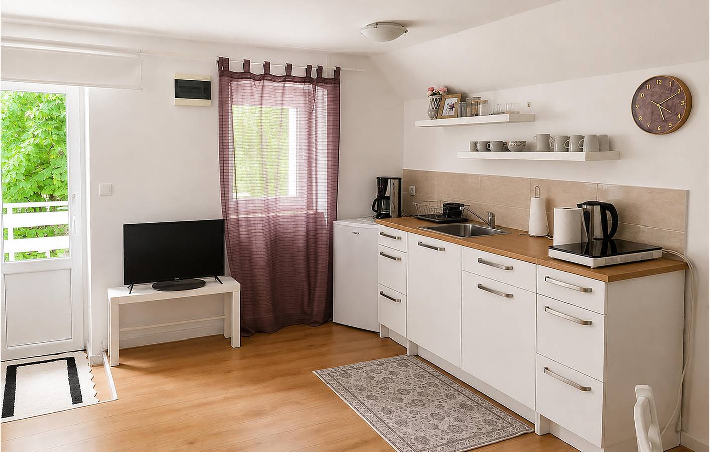 Ganze Ferienwohnung, Charmante Ferienwohnung in Gospić: In der Nähe des Flusses, der Stadt und des Stadtzentrums in Gospitsch, Lika-Senj