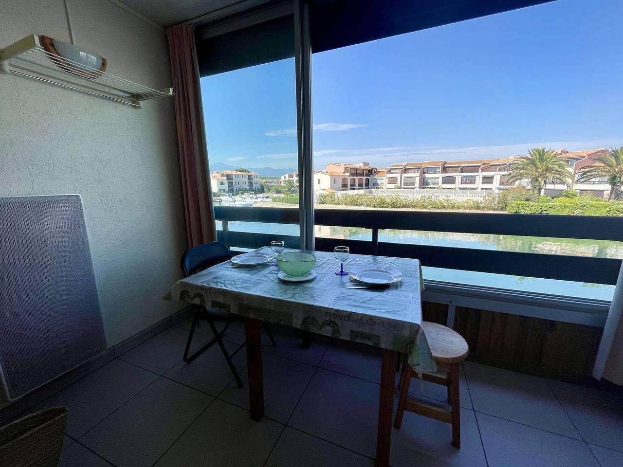 Entire apartment, Studio with Pool, A/C, Parking near the Beach in St Cyprien in Saint-Cyprien, Côte d'Améthyste