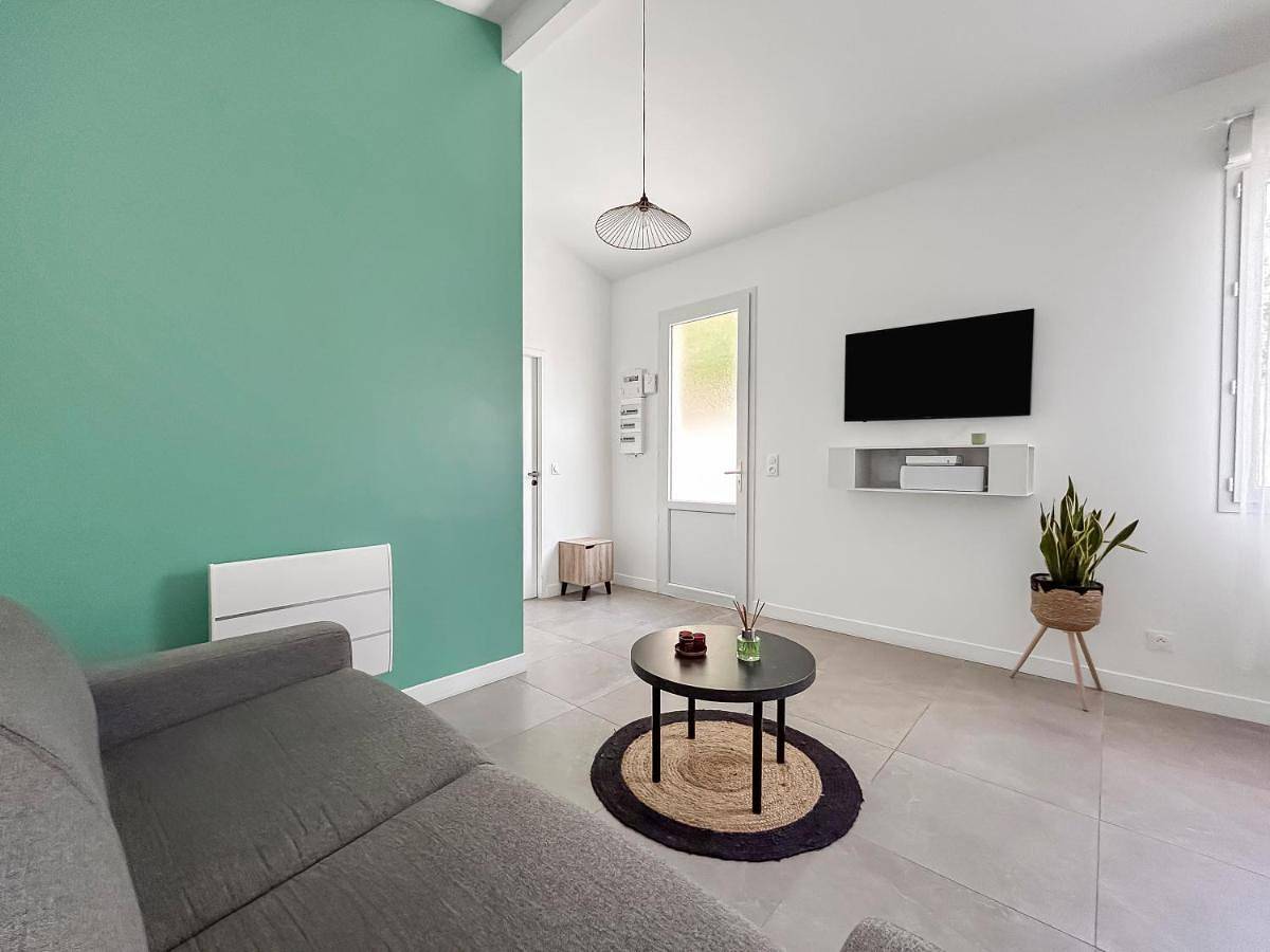 Appartement entier, One-Bedroom Apartment in Cenon, Région de Bordeaux