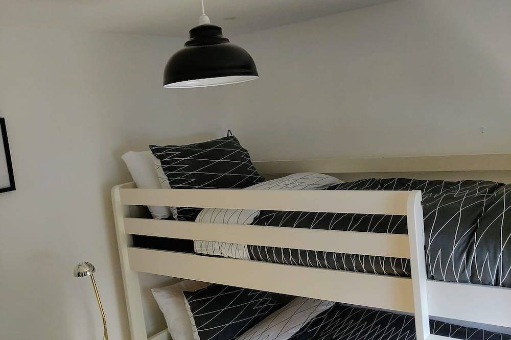 Ganze Wohnung, Apiary Apartment (Private Balcony & 2mins to Sea) in Newcastle (County Down), Grafschaft Down