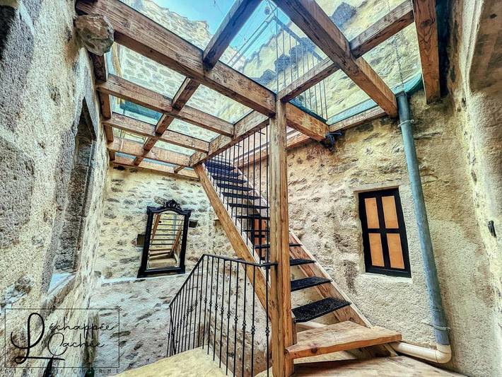 Location de vacances pour 2 personnes, avec terrasse ainsi que sauna et jacuzzi à Saint-Étienne-de-Fontbellon - 2