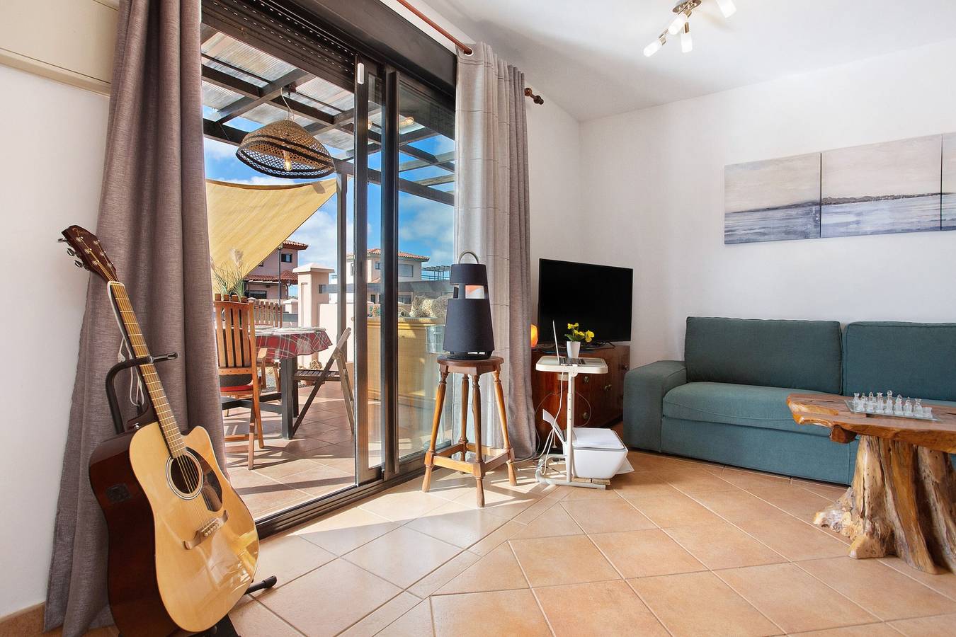 Vacation Home 'Amadeus' with Shared Pool, Private Terrace and Wi-Fi in La Oliva, Fuerteventura