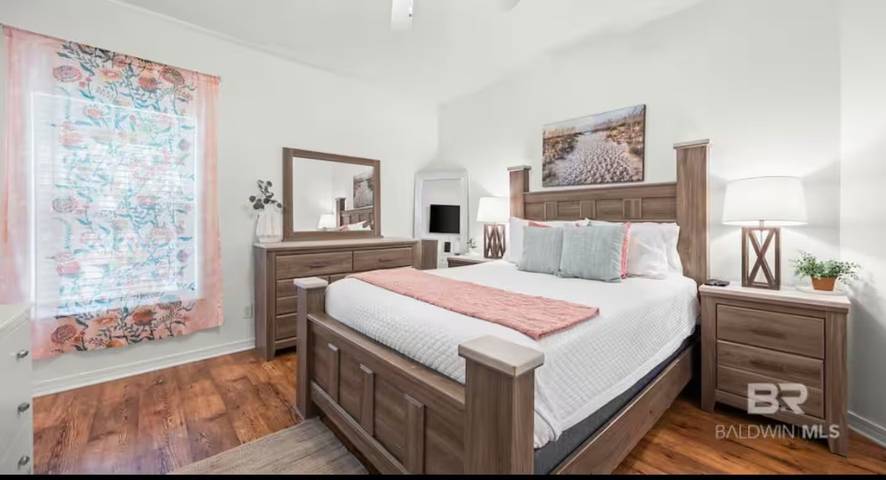 White Sands Beach House Sleeps 10 with Pool in Gulf Highlands (Alabama), Fort Morgan