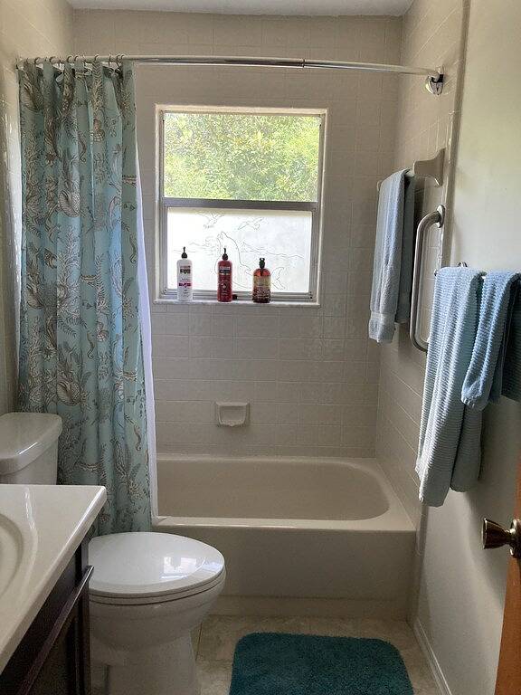 Stilt home close to Macraes, city dock, Wild Life Park. in Homosassa, Citrus County