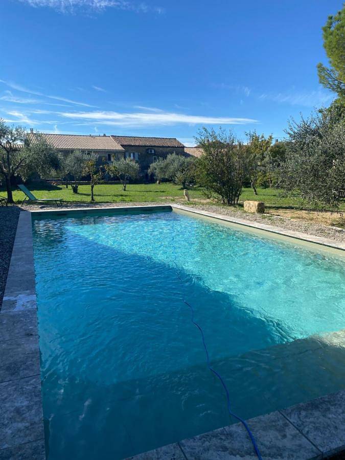 Chambre d’hôte pour 2 personnes, avec Terrasse et Jardin ainsi que Piscine et Vue