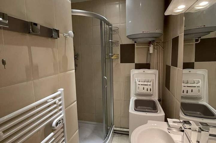 Appartement entier, Studio rénové avec balcon, au pied des pistes, accès WIFI in Le Lioran, Laveissière