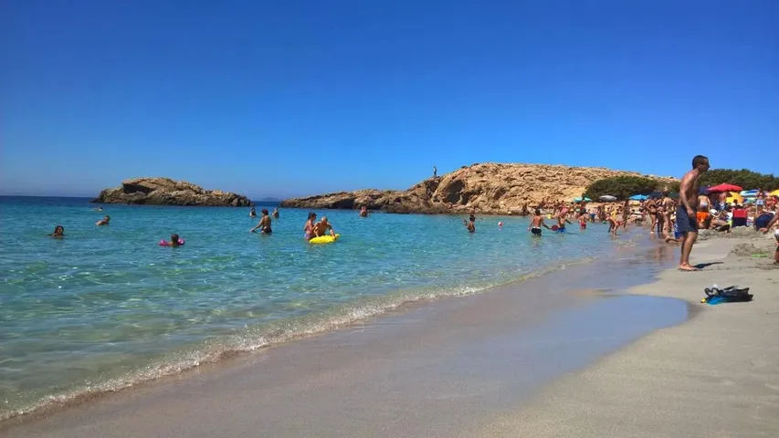 Apartamento de vacaciones para 7 personas, con jardín además de vistas y balcón - 1