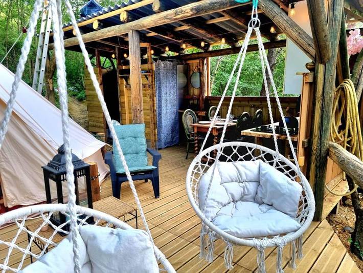 Tente pour 4 personnes, avec vue et jardin, animaux acceptés dans l' Aude - 4