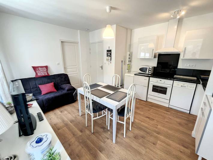 Apartamento entero, Apto acogedor con ascensor a 150m de la playa y casino, wifi gratis in Granville, Côte de la Déroute