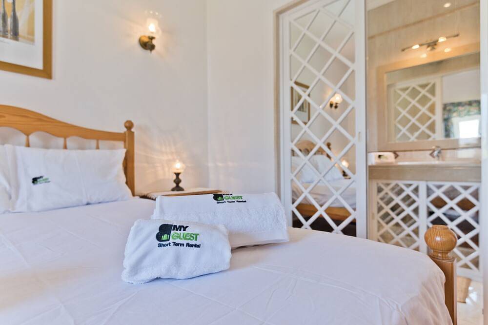 Lagoa Beach & Pool Villa (C120) in Praia do Meco, Sesimbra (Castelo)