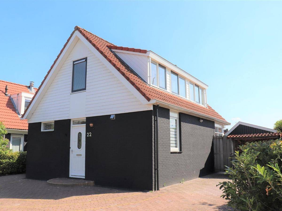 Two-Bedroom Holiday Home in Nationalpark De Alde Feanen