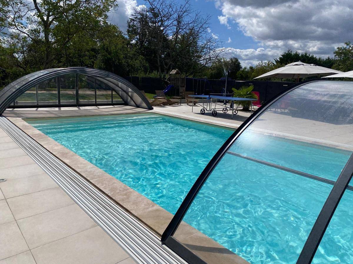 Gîte Les Trois Clés piscine privée 14 pers in Maslives, Région de Blois