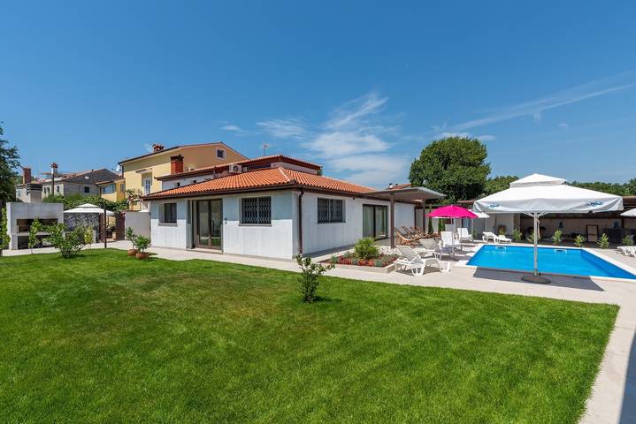 Ferienwohnung für 2 Personen, mit Balkon/Terrasse und Pool in Poreč - 4