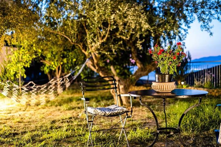 Kitries Summer Getaway - Eden Sandy Suite in Messenia region