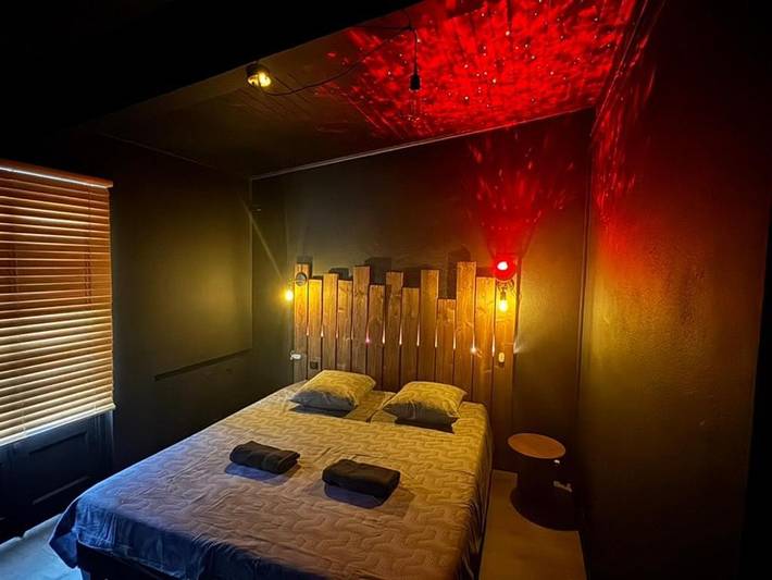 Gîte pour 2 personnes, avec Jacuzzi ainsi que Terrasse et Vue à Lacroix-Falgarde