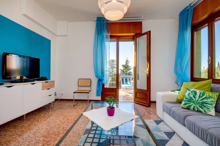 Vacation rental for 6 people, with Balcony and Yard as well as Lake view in Northern Lake Regions
