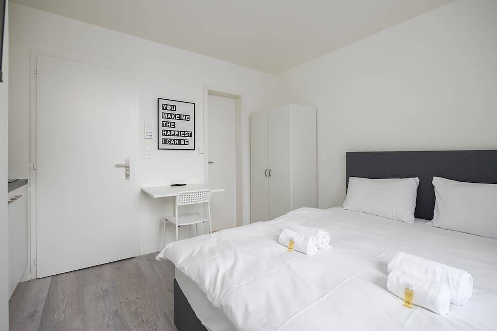 Ganze Wohnung, Urban Oasis with Queen Bed and City View (Be-42) in Zürich, Bezirk Zürich