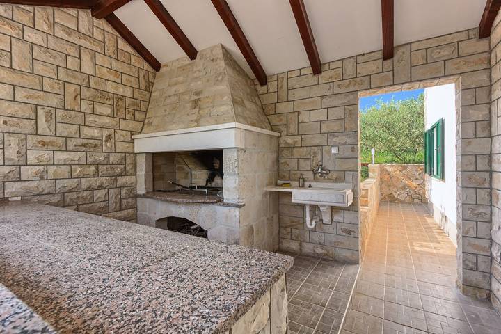 Villa pour 8 personnes, avec jardin et piscine à Okrug Gornji - 2