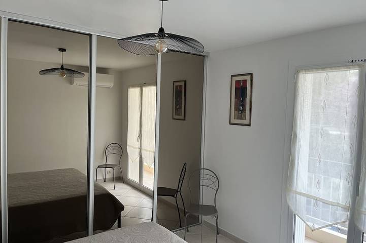 Gîte pour 4 personnes, avec balcon dans Plage Du Capelan Bandol - 3
