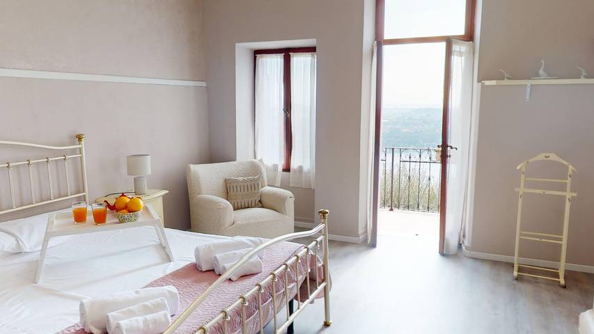 Ferienwohnung für 6 Personen, mit Garten und Pool sowie Balkon und Seeblick in Salò - 2