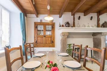 Gîte pour 7 personnes, avec jardin à Éculleville