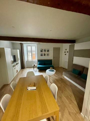 Gîte pour 8 personnes, avec vue dans Office De Tourisme De Pays Des Vallees D Ax