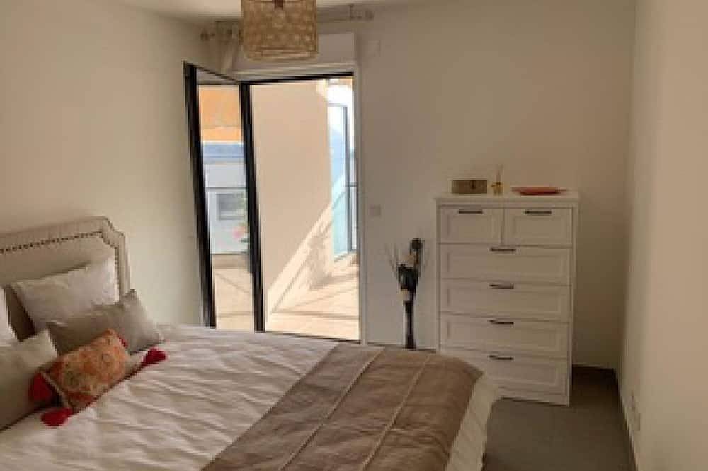 Entire apartment, Apartment Horizon - Côte d'Azur - private residence with pool in Nice (France), Nice region