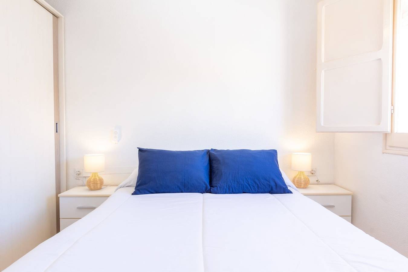 Entire apartment, Apartamento en la playa by Domidai  in Playa Lisa, Santa Pola