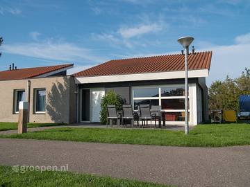 Bungalow für 30 Personen, mit Terrasse und Balkon/Terrasse sowie Sauna in Veere