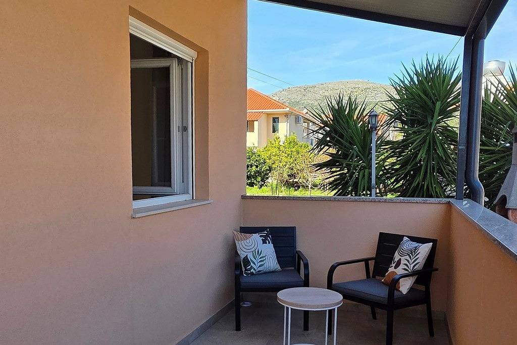 Ganze Wohnung, 1-Zimmer-Ferienwohnung mit Terrasse Trogir A-25305-d in Trogir, Split-Dalmatien