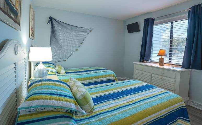 Vacation rental for 6 people, with pool and sauna as well as hot tub and balcony in Kure Beach