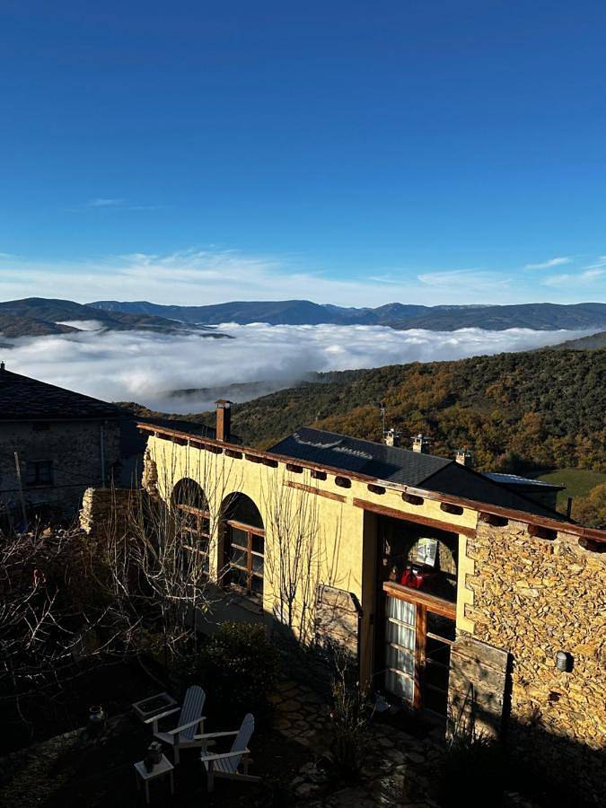 Apartamento de vacaciones para 3 personas, con piscina además de jardín y vistas, Se admiten mascotas en Alto Urgel - 2
