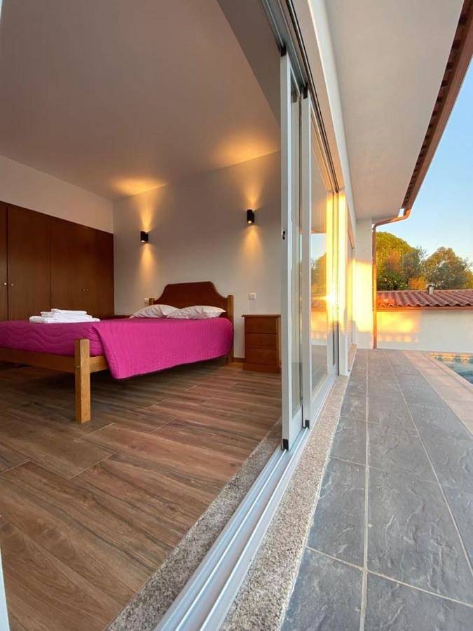 Location de vacances pour 6 personnes, avec vue ainsi que piscine et jardin, animaux acceptés à Terras de Bouro - 4