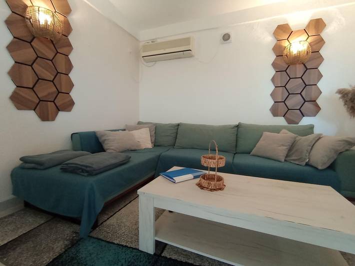 Apartamento de vacaciones para 4 personas, con jardín además de terraza y piscina - 1