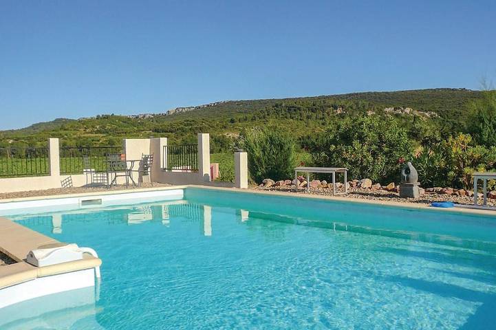 Location de vacances pour 6 personnes, avec jardin, animaux acceptés à Prades-sur-Vernazobre