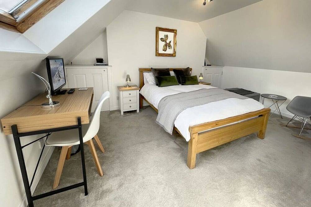 New to Vrbo: Historic Central Lerwick House | Pets Welcome in Shetland Inseln