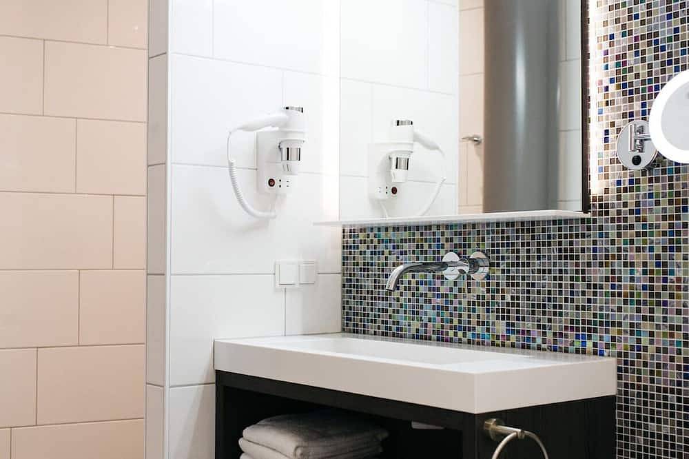 Ganze Wohnung, Convenient Comfort with Dining, Parking & Everything Nearby! in Weert, Limburg (Niederlande)