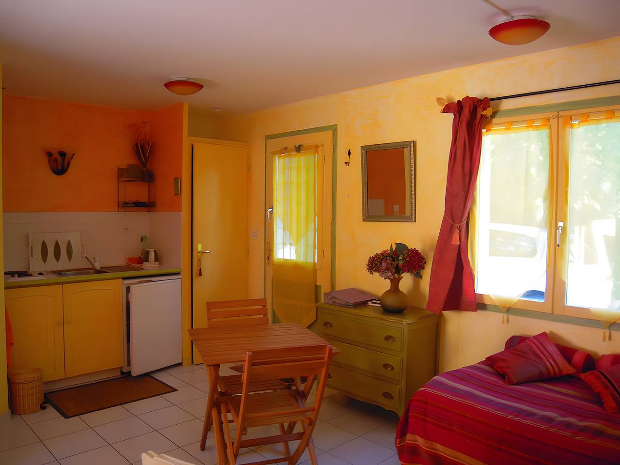 Apartamento entero, Apartamento Les Iris con jardín privado y parking en Saint-Jean-des-Vignes in Saint-Jean-des-Vignes, Beaujolais