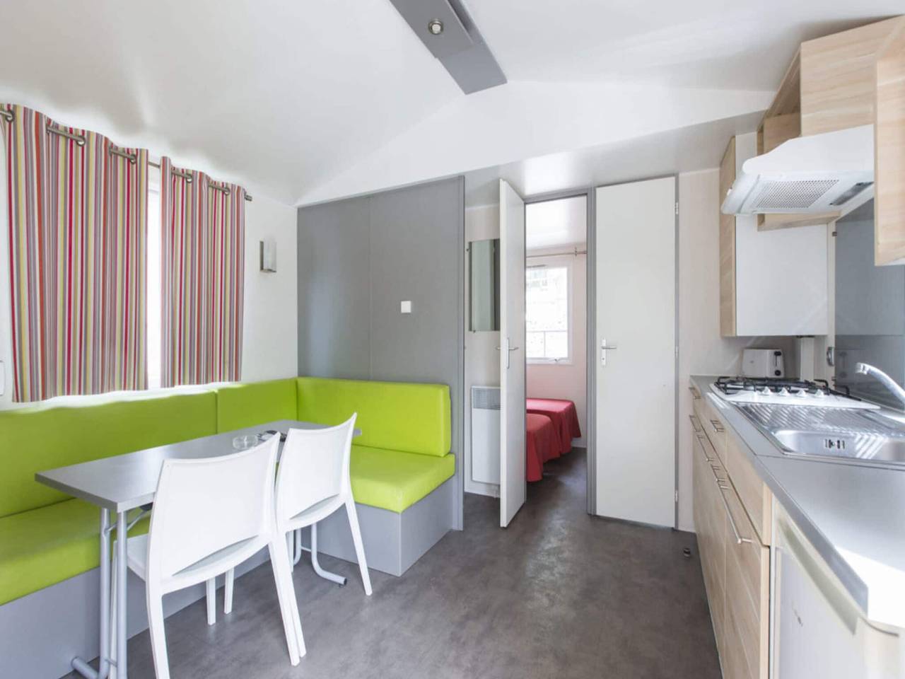 Bungalow mit Terrasse und Parkplatz in Vilanova i la Geltrú, Garraf