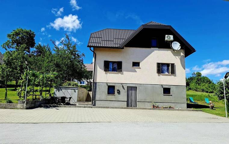 Maison d’hôte pour 3 personnes, avec Terrasse ainsi que Jardin et Vue dans Poljanak