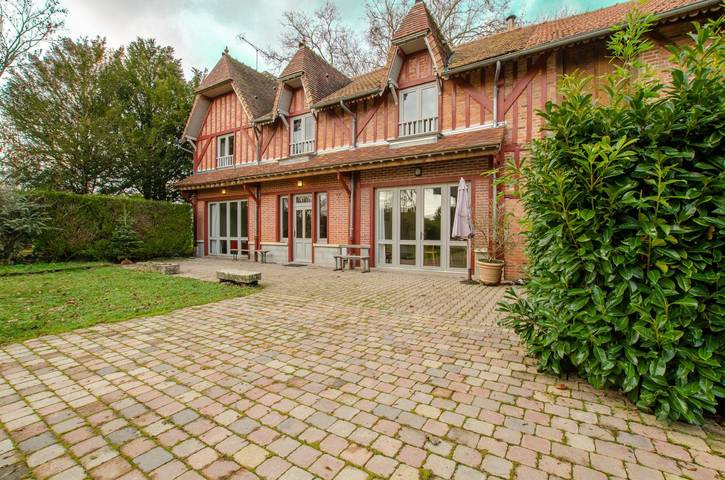 Gîte pour 10 personnes, avec Terrasse et Jardin dans Droupt-Saint-Basle