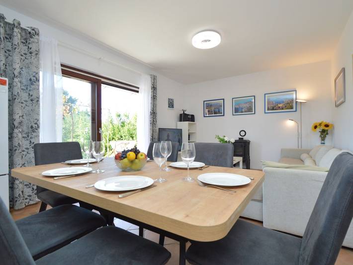 Ferienhaus für 8 Personen, mit Terrasse und Garten auf Murter - 4