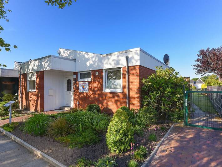 Ferienhaus für 4 Personen, mit Terrasse und Garten in Bensersiel