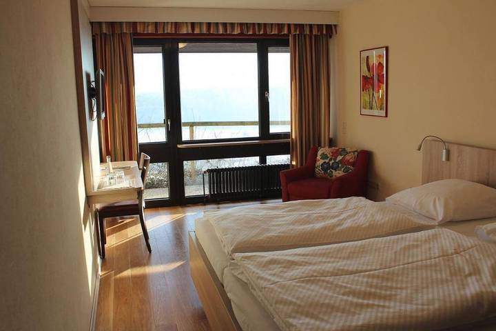 Hotel für 2 Personen, mit Balkon und Terrasse sowie Garten und Ausblick in Winnenden