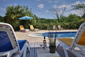 Gîte pour 6 personnes, avec terrasse et jardin, animaux acceptés à Le Champ-Saint-Père
