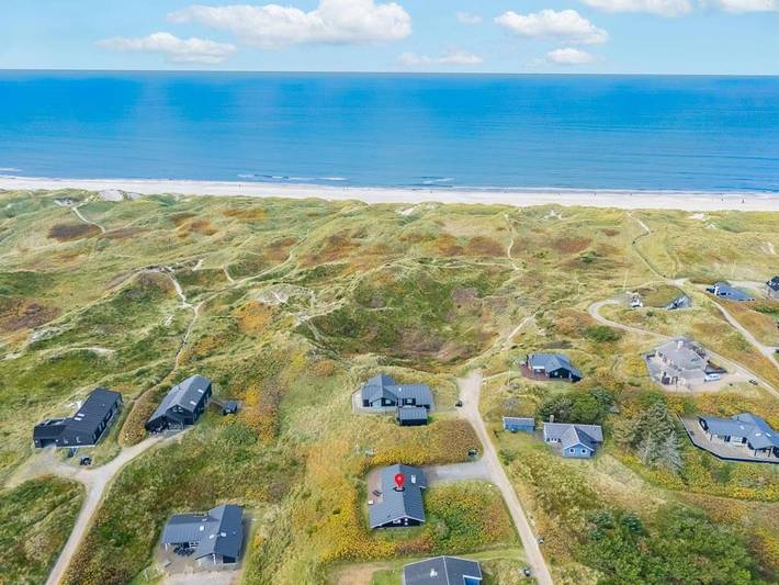 Strandnahes Ferienhaus mit Sauna, Whirlpool und Dünenblick – Hjelmevej 52 in Henne, Varde